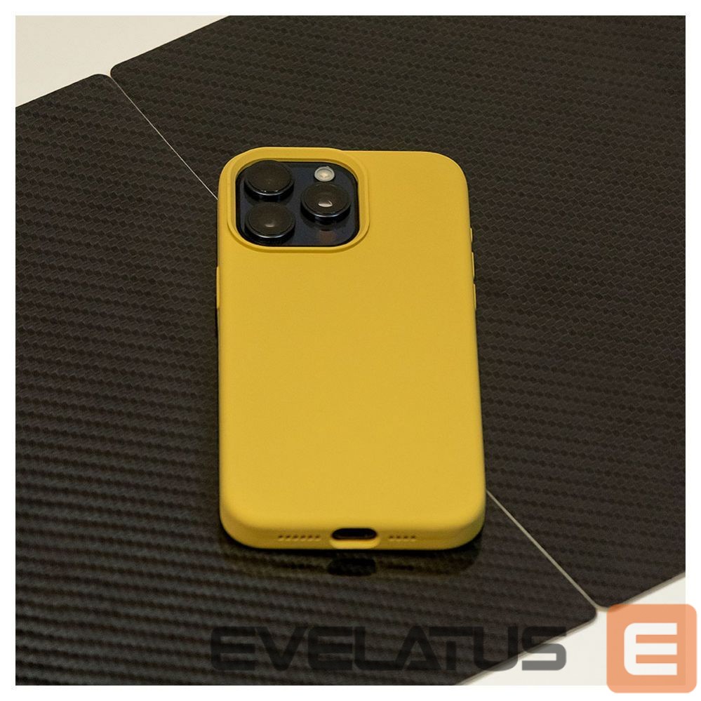 Tagakaaned Evelatus Apple iPhone 15 Pro Premium Soft Touch Silicone Case Gold