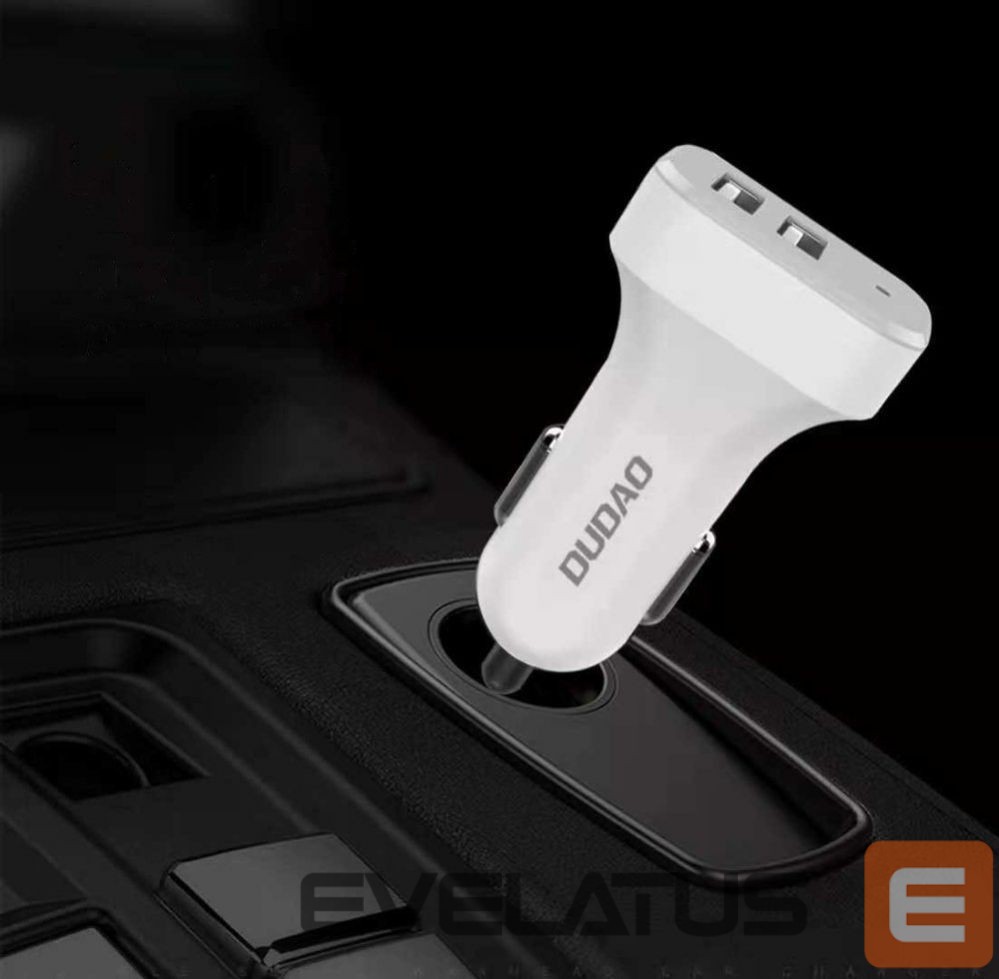 Adaptrid Dudao Dudao car kit charger 2x USB 2.4A + cable USB 3in1 Lightning / Type C / micro USB cable white (R7 white)