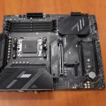 Intel protsessori emaplaat MSI  SALE OUT. |  MAG X670E TOMAHAWK WIFI | Processor family AMD | Processor socket AM5 | DDR5 | Number of SATA connectors 4 | USED, REFURBISHED, WITHOUT ACCESSORIES AND ORIGINAL PACKAGING, ONLY BACK PANEL INCLUDED 