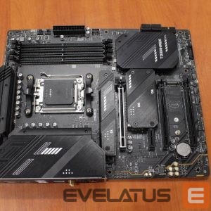 Intel protsessori emaplaat MSI  SALE OUT. |  MAG X670E TOMAHAWK WIFI | Processor family AMD | Processor socket AM5 | DDR5 | Number of SATA connectors 4 | USED, REFURBISHED, WITHOUT ACCESSORIES AND ORIGINAL PACKAGING, ONLY BACK PANEL INCLUDED 
